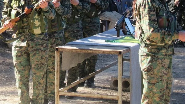 son-dakika-teror-orgutu-ypgpkk-suriyenin-kuzeydogusundaki-hasekede-bir-ayda-2-bin-700-arap-gencini-zorla-alikoydu-1617351317879.jpg SON DAKİKA: Terör örgütü YPG/PKK Suriye'nin kuzeydoğusundaki Haseke'de bir ayda 2 bin 700 Arap gencini zorla alıkoydu-2