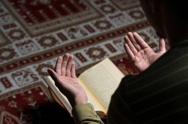 Vasıl duası OKU! 🙏 Vasıl duası Arapça okunuşu ve Türkçe anlamı! 👐 Sevdiğine kavuşmak için 7 gün okunan dua!