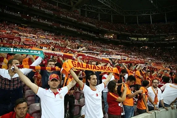 Galatasaray'dan 3 boyutlu koreografi şöleni-9