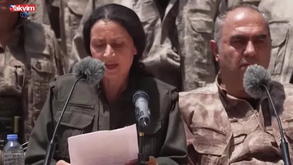 Terör örgütü PKK silahları yaktı! Bese Hozat: Özgür irademizle imha ediyoruz