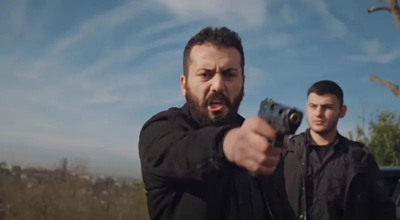 finalin-esigine-gelen-yali-capkininda-surpriz-basrol-degisikligi-senaristler-son-noktayi-koydu-1706519874058.jpg Finale koşan Yalı Çapkını'nda sürpriz oyuncu değişikliği! Senarist bu işi bitirdi-8