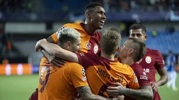 galatasaray-manchester-united-maci-sifresiz-veren-yabanci-kanallar-listesi-29-kasim-2023-gs-manu-bedava-yayinl-1701266119591.jpeg