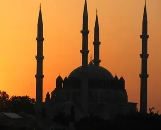 Kadir Gecesi ibadetleri nelerdir? Kadir Gecesinde kılınacak namaz, okunacak dualar hangileri?