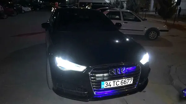 sarhos-surucu-297-promil-alkolle-cakarli-arac-kullanirken-yakalandi-ben-ozel-kuvvetlerden-tolga-aslan-1641449590896.jpg Sarhoş sürücü 2.97 promil alkolle çakarlı araç kullanırken yakalandı: Ben özel kuvvetlerden Tolga Aslan-7