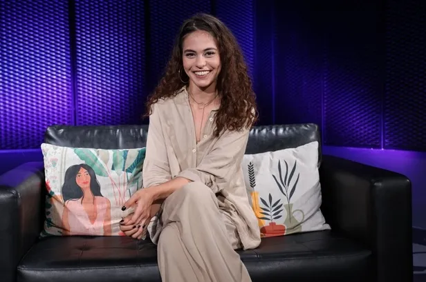 Duy Beni'nin Ece'si Dilara Sümbül uğradığı ilk zorbalığı anlattı: "10-15 kişilik kız grubu sınıfa daldı"-2