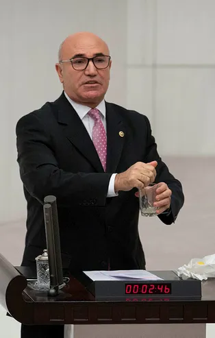 Mahmut Tanal'dan limonlu protesto