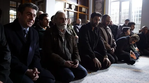 baba-dizisi-oyunculari-kimlerdir-baba-dizisi-nerede-cekiliyor-resat-pasa-konagi-nerede-1645525273209.jpg Baba dizisi oyuncuları kimlerdir? Baba dizisi nerede çekiliyor? Reşat Paşa Konağı nerede?-2