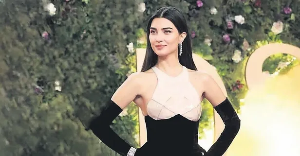 Tuba Büyüküstün, Joy Awards'da İngilizce ve Arapça konuşarak herkesi büyüledi!