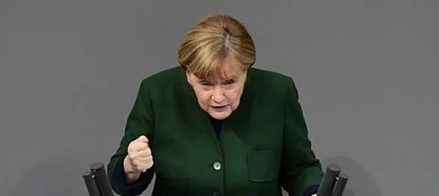 İkiyüzlü Merkel yalanlara doymuyor!