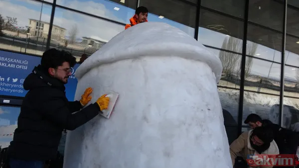 CHP'nin boş heykellerinden değil! Kardan TOGG ve milli muharip uçak heykeli - 8