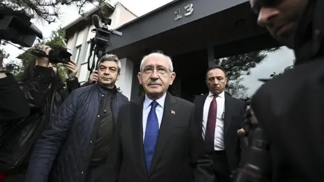 kilicdaroglu-nesteri-vurdu-43-il-baskani-gorevden-alindi-1783896638576.jpeg Kılıçdaroğlu neşteri vurdu: 43 il başkanı görevden alındı-5