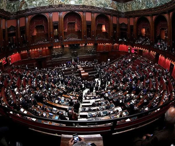 italyada-pes-dedirten-yasa-teklifi-muslumanlar-hedefte-camilere-kisitlama-getirilmesi-isteniyor-1686498620875.jpeg İtalya'da pes dedirten yasa teklifi: Müslümanlar hedefte! | Camilere kısıtlama getirilmesi isteniyor!-2