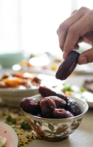 Niyet etmeden oruç tutunca kabul olur mu?