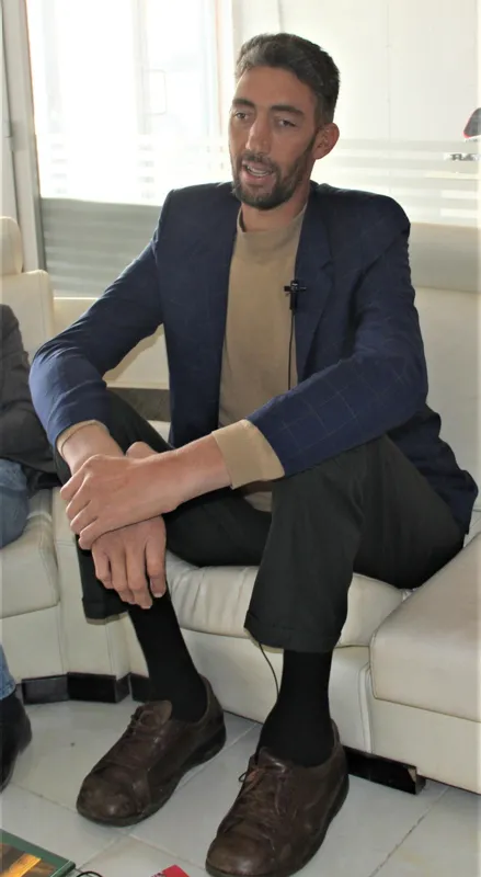 dunyanin-en-uzun-erkegi-sultan-koseden-dunyanin-en-uzun-kadini-rumeysa-gelgiye-cagri-gel-turkiyeyi-birlikte-ta-1644821167656.jpg Dünyanın en uzun erkeği Sultan Köse'den dünyanın en uzun kadını Rumeysa Gelgi'ye çağrı: Gel Türkiye'yi birlikte tanıtalım-3