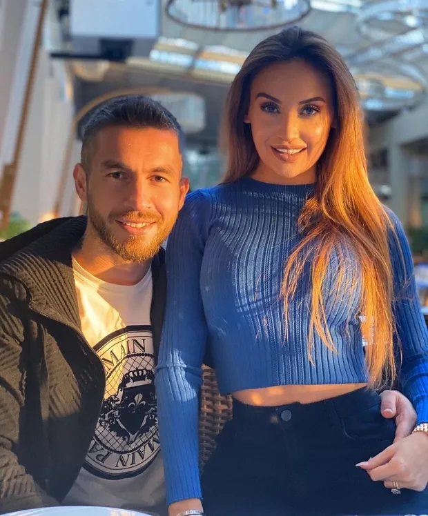 Adem Büyük'ün eşi Merve Büyük Beşiktaş maçı sonrası gelen küfürlere açtı ağzını yumdu gözünü 'Ortalıkta 'erkeğim' diye gezersiniz'-6