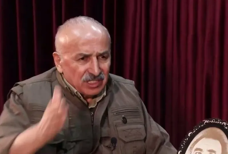 kandildeki-darbe-mekanizmasi-sureci-tikadi-pkkdan-metropollere-tehdit-mustafa-karasu-fransaya-yalvarip-mcgurka-1769671435736.jpeg Kandil'deki darbe mekanizması süreci tıkadı! PKK'dan metropollere tehdit: Mustafa Karasu Fransa'ya yalvarıp McGurk'a sığındı-3