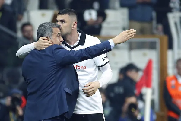 besiktaslilari-heyecanlandiran-gelisme-senol-gunes-trabzondan-istanbula-hareket-etti-1639408884749.jpg SON DAKİKA: Beşiktaş'ın yeni teknik direktörü belli oldu! Öndere Karaveli ile yola devam-10