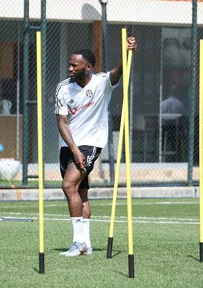 premier-lig-kartali-besiktas-ingiltereye-abone-oldu-1661431806815.jpg Premier Lig Kartal'ı! Beşiktaş İngiltere'ye abone oldu-5