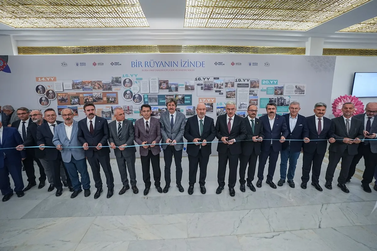 1789741091513.jpeg Vakıf Katılım'dan Bursa'ya anlamlı miras: "Bir Rüyanın İzinde" sergisi ziyarete açıldı-5