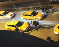 Taksici terörü devam ediyor! Aralarına alıp dövdüler