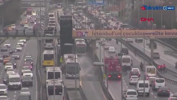 Son dakika: Çağlayan metrobüste yangın! Seferler aksıyor