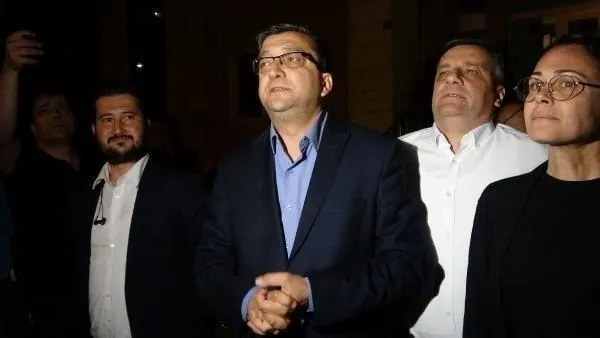 CHP'li Çan Belediye Başkanı Bülent Öz, "rüşvet ve irtikap" soruşturması nedeniyle görevden uzaklaştırıldı-2