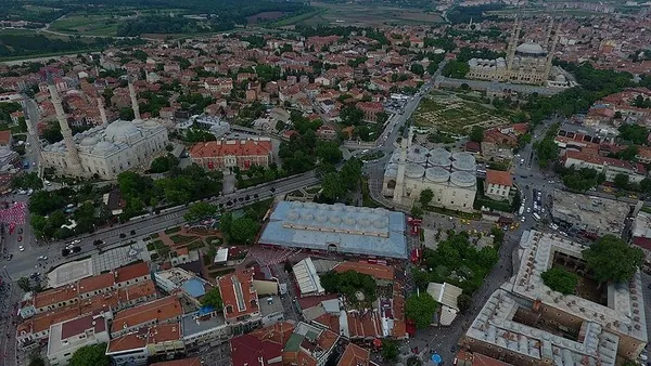 koronavirus-vakalarinda-en-riskli-15-il-arasinda-yer-alan-edirnede-camilerden-anons-yapiliyor-1606397880853.jpg Koronavirüs vakalarında en riskli 15 il arasında yer alan Edirne'de camilerden anons yapılıyor-4