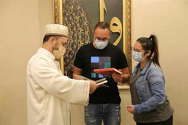 turklerden-etkilenen-alman-dennis-musluman-oldu-deniz-adini-aldi-1631714257875.jpg Türklerden etkilenen Alman Dennis Müslüman oldu, 'Deniz' adını aldı-5