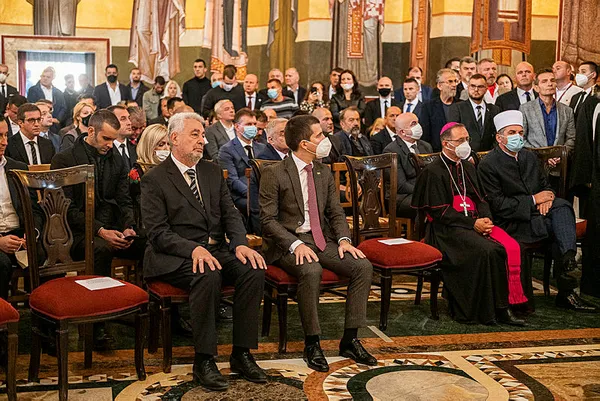 koronavirusten-olen-karadag-sirp-ortodoks-kilisesi-baspikoposu-amfilohije-radovicin-cenaze-torenini-yoneten-patrigi-irinej-de-koronaya-yakalandi-1604667814449.jpg Koronavirüsten ölen Karadağ Sırp Ortodoks Kilisesi Başpikoposu Amfilohije Radoviç'in cenaze törenini yöneten Patriği Irinej de koronaya yakalandı-6