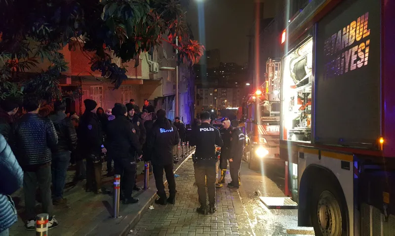 İstanbul Güngören'de yangın paniği! Böyle kurtarıldılar - 15
