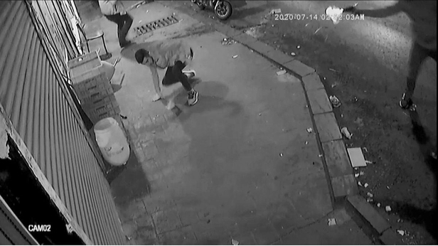 İstanbul'un göbeğindeki silahlı saldırının güvenlik kamerası görüntüleri ortaya çıktı!-2