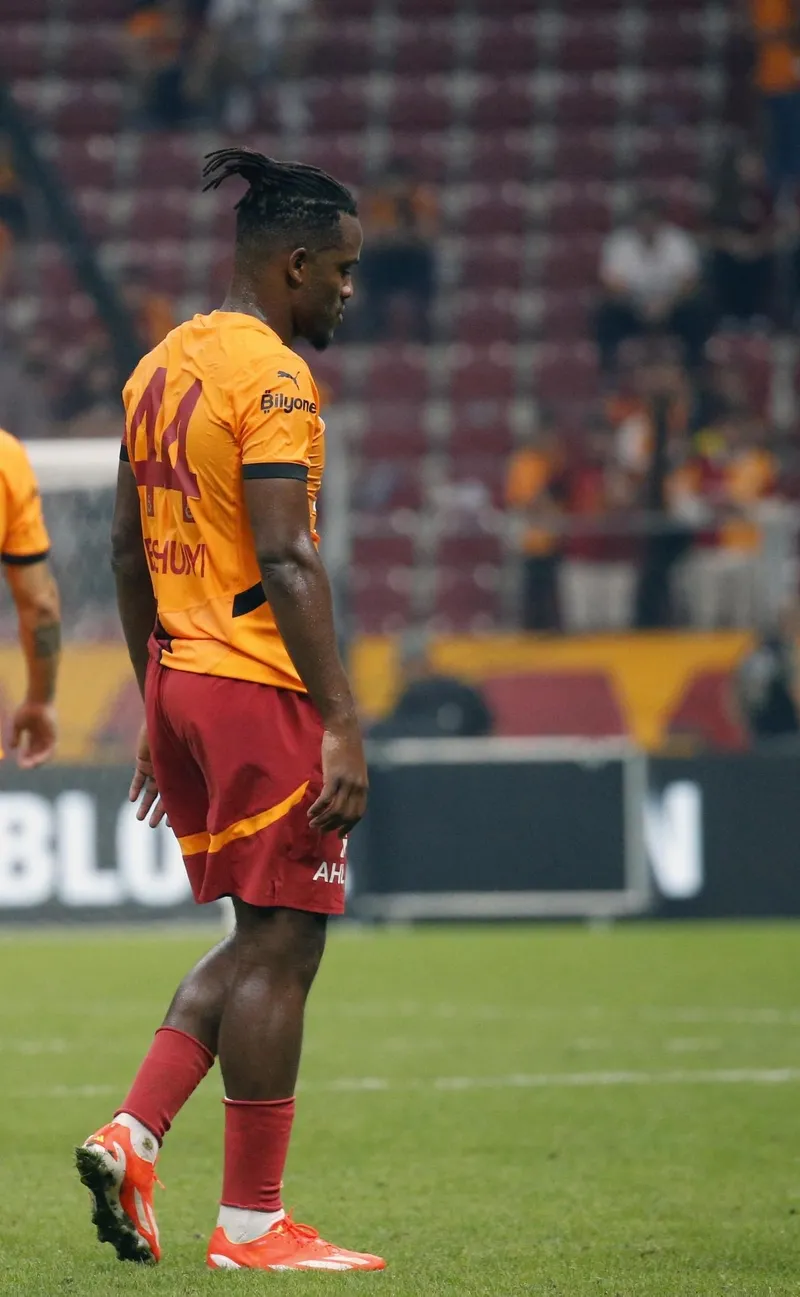 ozel-batshuayinin-derdi-belli-oldu-iste-tavirlarinin-sebebi-1727680380127.jpeg Batshuayi, Osimhen transferinin ardından 3. forvet konumuna geriledi. (AA)