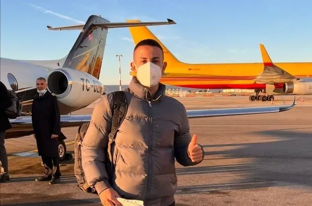 Galatasaray'dan bir yıldız adayı daha kaydı! Bartuğ Elmaz resmen Fransa’nın yolunu tuttu