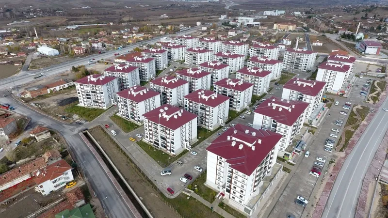 corum-toki-kurasi-bugun-2867-konutun-hak-sahibi-belli-oluyor-1775823562868.jpeg Çorum TOKİ kura sonuçları: 2.867 konutun hak sahibi belli oldu-2