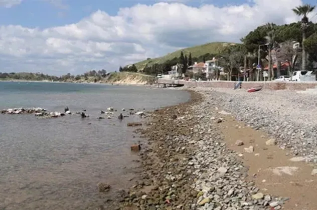 İzmir Dikili'de, deniz suyu çekilmesi 50 metreyi buldu