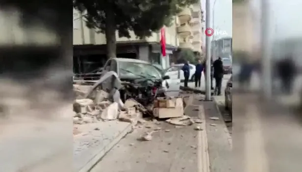 Gaziantep'te kontrolden çıkan araç dehşet saçtı! Bahçe duvarına girdi: 4 yaralı
