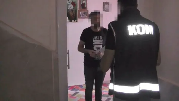 sanliurfada-sahte-altin-urettikleri-iddiasiyla-yakalandilar-1624036352648.jpg Şanlıurfa'da sahte altın ürettikleri iddiasıyla yakalandılar-2