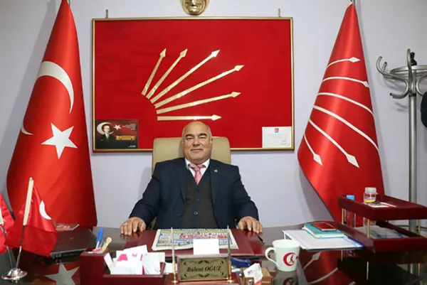 eski-chp-erzurum-il-baskani-bulent-oguz-cinsel-saldiri-sucundan-7-yil-9-ay-22-gun-hapis-cezasina-carptirildi-g-1666789110871.jpg Eski CHP Erzurum İl Başkanı Bülent Oğuz cinsel saldırı suçundan 7 yıl 9 ay 22 gün hapis cezasına çarptırıldı! Gerekçeli karar açıklandı-5