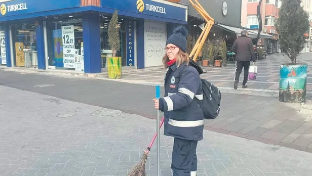 sokakta-infaz-serdar-semiz-bosanmak-uzere-oldugu-esini-oldurdu-sonra-baldizina-mesaj-atti-1675124391302.jpeg Sokakta infaz! Serdar Semiz boşanmak üzere olduğu eşını öldürdü, sonra baldızına mesaj attı-11