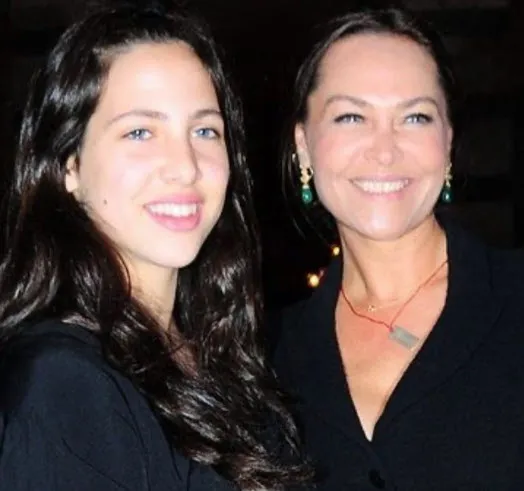 Hülya Avşar'ın kızı Zehra Çilingiroğlu'nun son halini nasıl biliyorsanız unutun! Zehra gitti kestirdi cümle aleme gösterdi-6