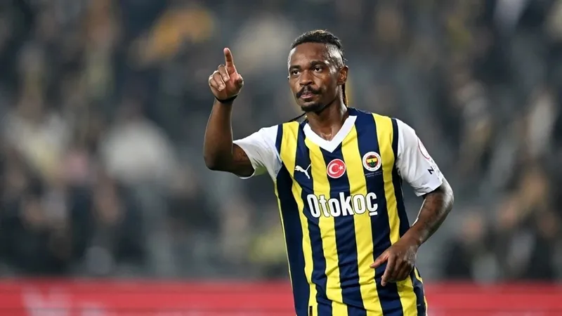 fenerbahcede-taraftari-ikiye-bolen-imza-resmi-aciklama-bekleniyor-1718117619916.jpeg Fenerbahçe'de taraftarı ikiye bölen imza! Resmi açıklama bekleniyor-7