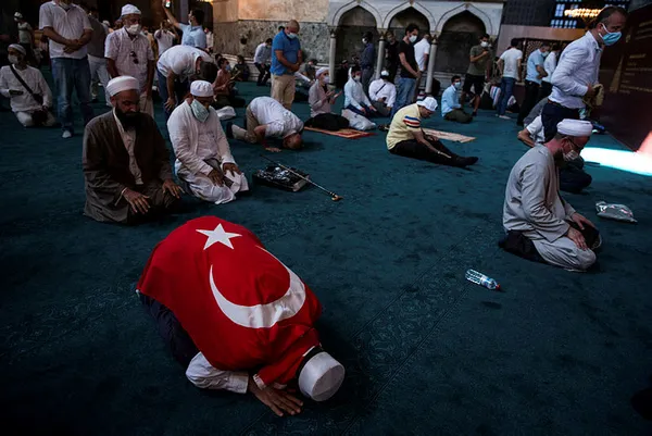 turkiyenin-washington-buyukelcisi-serdar-kilictan-abd-baskan-yardimcisi-mike-pencee-ayasofya-cevabi-1595608737683.jpg Türkiye'nin Washington Büyükelçisi Serdar Kılıç'tan, ABD Başkan Yardımcısı Mike Pence'e "Ayasofya" cevabı-3