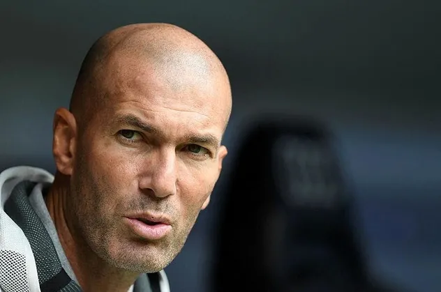 Real Madrid' de Galatasaray maçı öncesi Zidane şoku!