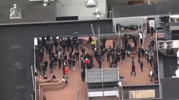 son-dakika-kanadada-ubisoft-oyun-firmasinin-binasina-giren-silahli-grup-calisanlari-rehin-aldi-1605299389381.jpg Son dakika: Kanada'daki polis baskınının "sahte ihbar" sonucu yapıldığı açıklandı-2