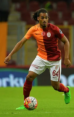 Denayer geri döndü
