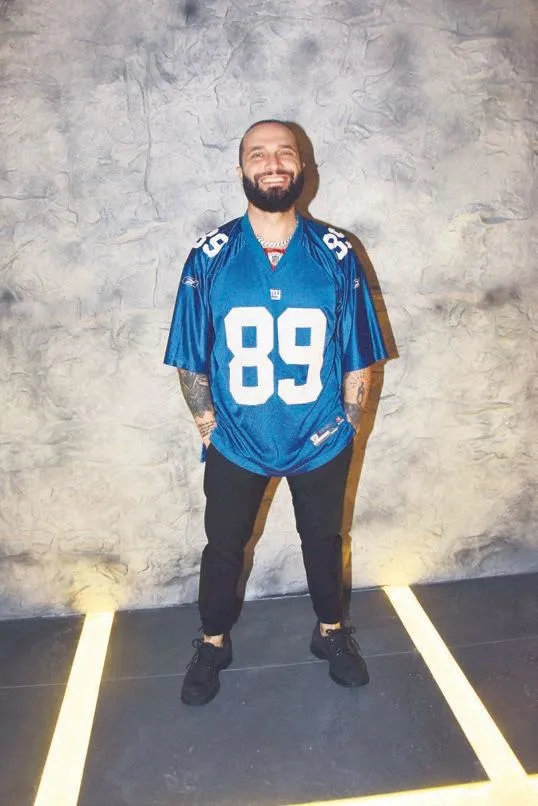 ucuncu-kez-anne-olan-berguzar-korel-26-gunluk-leylayi-gezintiye-cikardi-1638125344479.jpeg Üçüncü kez anne olan Bergüzar Korel 26 günlük Leyla'yı gezintiye çıkardı-4