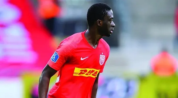 fenerbahce-guney-koreli-stoperin-alternatifini-guimaraesde-buldu-1652825543790.jpeg Fenerbahçe Güney Koreli stoperin alternatifini Guimaraes'de buldu-2