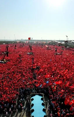 Darbeci hainlere karşı milyonlar buluşmuştu! Tarihi Yenikapı mitingi