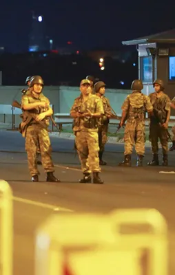 Darbeci emir astsubayından 'polisle çatışın' emri
