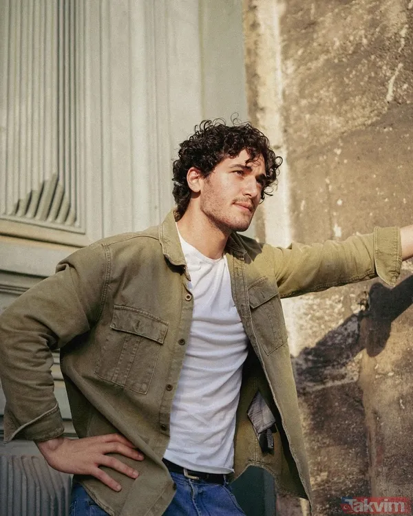 Yalı Çapkını’ndan aşk çıktı dizinin aşıkları gerçekte de sevgili oldu! Afra Saraçoğlu ile Mert Ramazan Demir derken asıl bomba patladı - 5